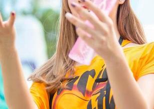 AISS爱丝(钻石版) - 健身？萱萱确实有“运动”这回事，下载去吧，高清的！