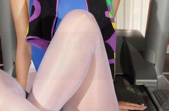爱丝的定制写真，谁不想当个汽车医生呢？