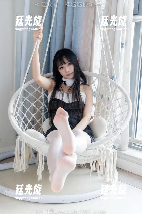 BoBoSocks袜啵啵 - 厚紫丝图集：小甜豆的身姿与这厚重的丝质，组合得无比奇妙，像极了我对紫色的爱。