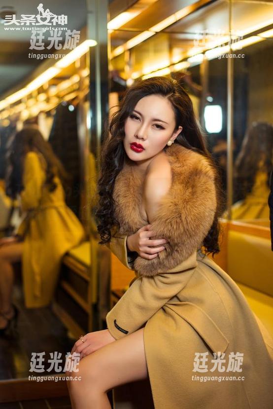 TouTiao头条女神 - 有趣的李丽莎，无圣光讽刺爱的箴言，图包不来些特别的？