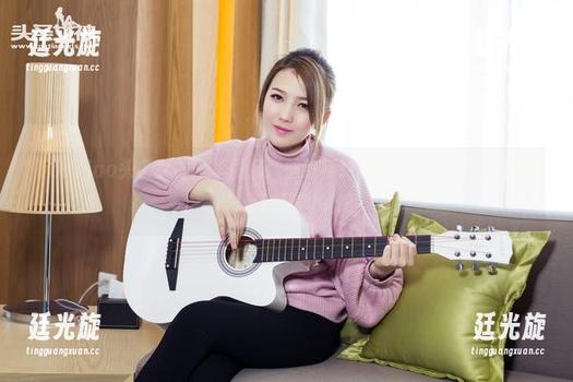 TouTiao头条女神 - 李丽莎：健身辣妹写真，不只是腰间的肌肉，还藏着小心思