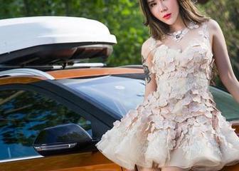 TouTiao头条女神 - 杨漫妮baby原图里的萝莉：误伤了我的审美底线