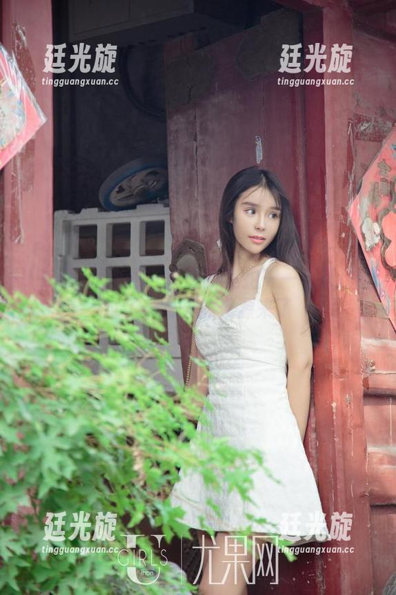 UGirls尤果网 - 谭晓彤私拍——春天已经过了，夏天的资源来了