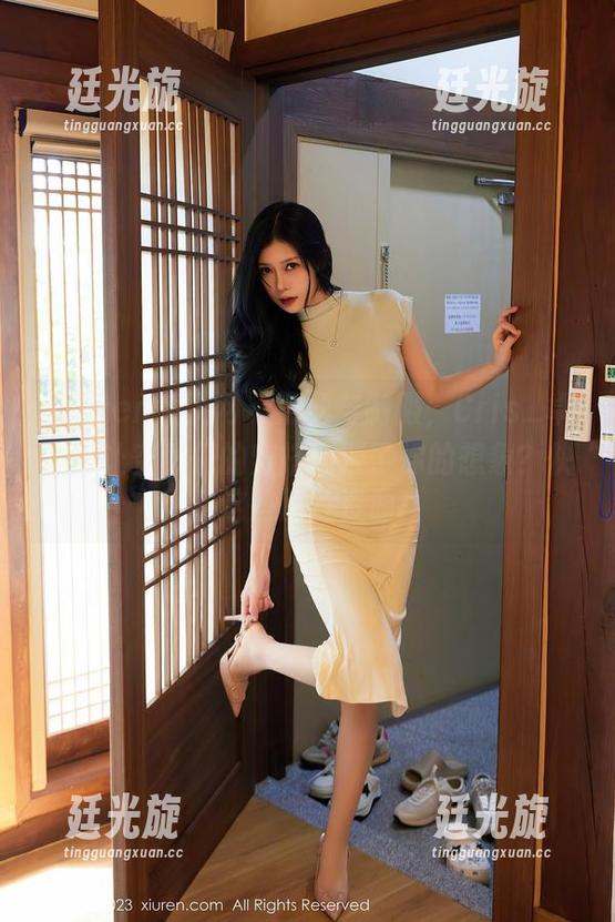 Xiuren秀人网 - 黑丝与制服，Cris_卓娅祺让空乘们的穿搭颠覆了你的想象？快看这些图片资源！