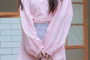 Xiuren秀人网 - 原图中的Miko酱，礼服仿佛也在说：“快来看我！”