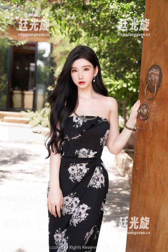 Xiuren秀人网 - 从死库水中出游，伊丽莎有点白的写真精选牢记渴望
