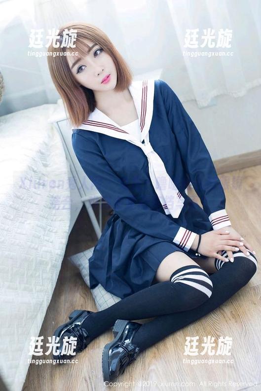 Xiuren秀人网 - 免费？噜噜妞儿与眼镜结合，难道会是篇高档写真？