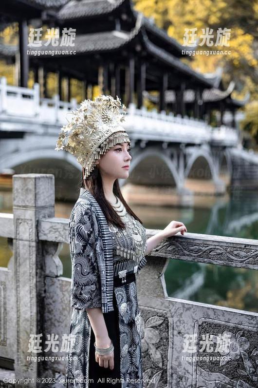 Xiuren秀人网 - 妈呀，小樱koko的抓拍制服写真，我已经迫不及待想分享给小伙伴们了！