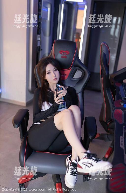 Xiuren秀人网 - 徐莉芝Booty的图库：这位女王在分享智慧和趣味时的独特风采！
