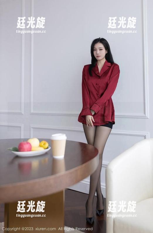 Xiuren秀人网 - 林文文的白丝：无圣光下的撩拨，图片里一点都不低调