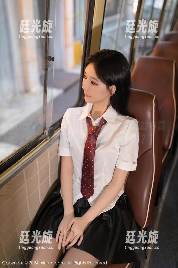 Xiuren秀人网 - 精致到让人心烦的白露小猪礼服套图，你懂我意思吗？