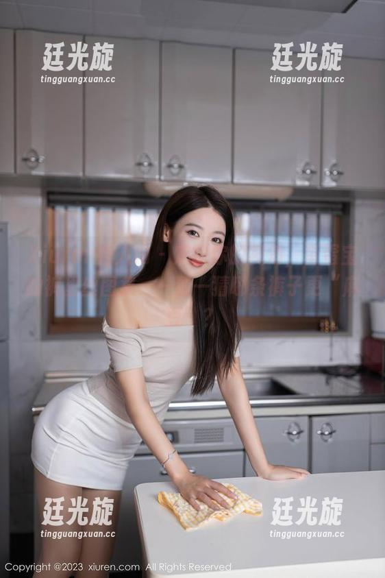 Xiuren秀人网 - 定制你的视角，蛋蛋宝的裤里丝图集——猜一猜哪条裤子更“麻豆”？