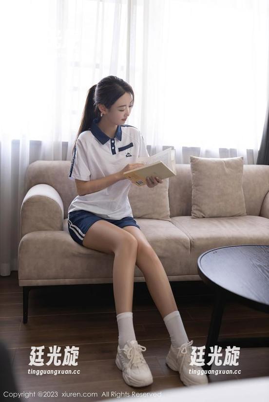 Xiuren秀人网 - 颖仪baby这套搭配真是神操作，图片分享让人团队崩溃！