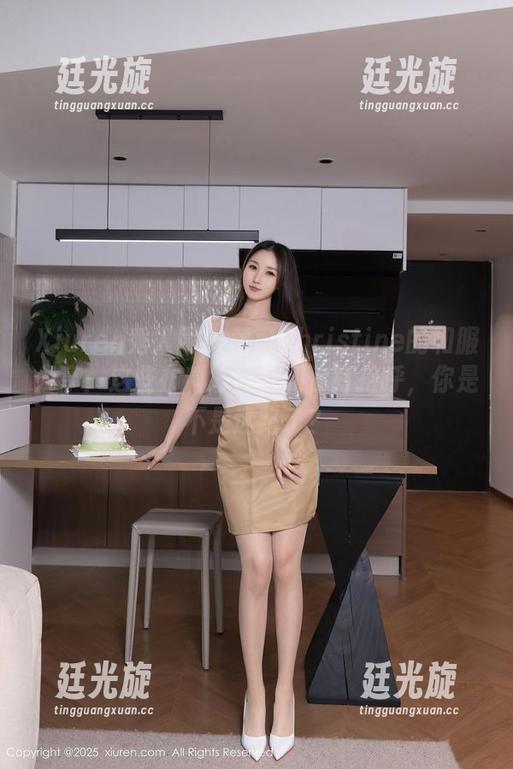 Xiuren秀人网 - 黄可Christine的和服分享：这些布料好像在和你打招呼，你是不是迷路了？