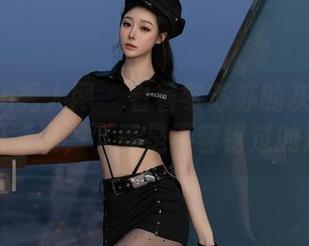 Xiuren秀人网 - 看着黎苏苏的灰丝合集，我只能说，下载是不容错过的选择！