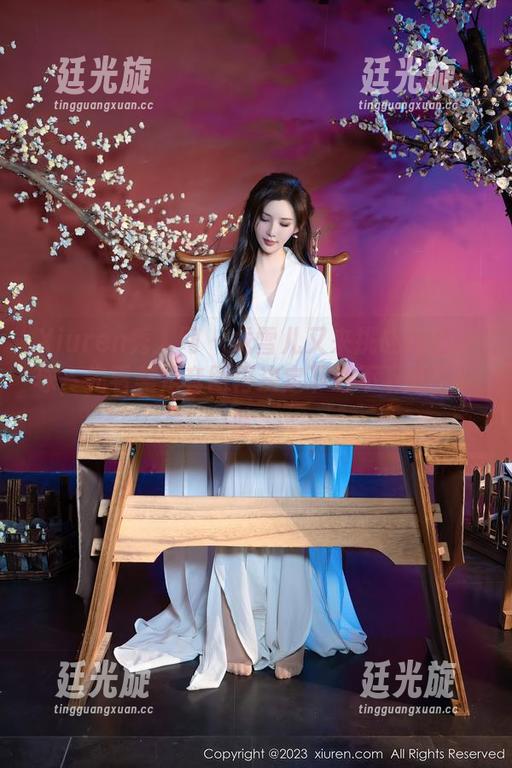 Xiuren秀人网 - 龙雪儿又来挑战你的眼球，先看美足套图再决定下载不下载，哈哈。