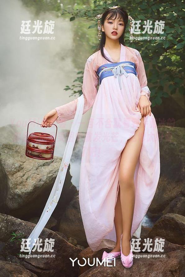 YouMi尤蜜荟-乔雅冰 YouMi尤蜜荟 - 一言不合就看到乔雅冰的美足在私房美图中散发光芒,这也太好看了吧!