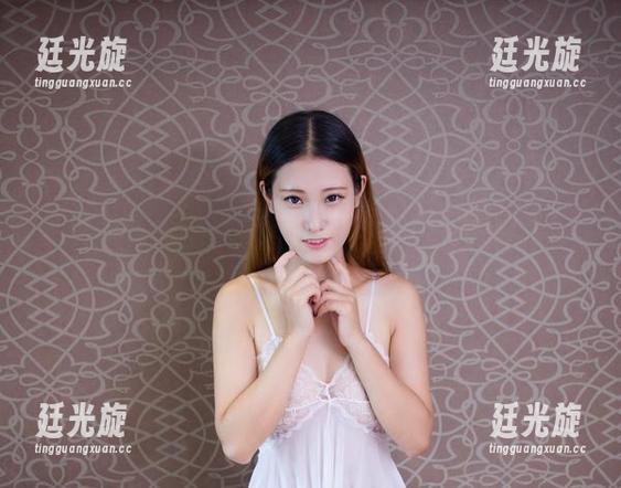 YouWu尤物馆-Kely香香 YouWu尤物馆 - 私房自拍里的Kely香香,怎么可能不让人停下来?