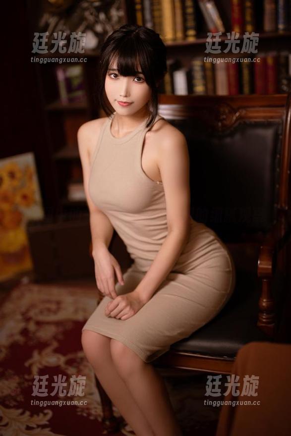 一智智 原图中的一智智,秘书时刻的细腻观察