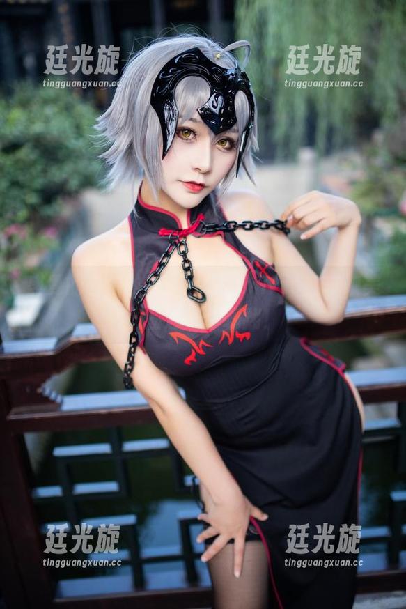 盛夏的巴尔的摩，三刀刀miido赛车娘美图图包带你嗨翻！