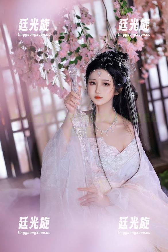 抛开公主范，三度69的白雪姬cos更像超级玛丽！