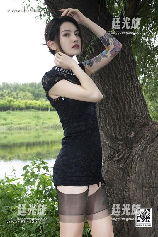丽柜 - 不小心发现悠悠黑色写真，免费哦，多快呀