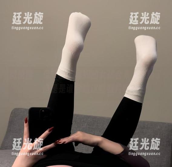 微密圈 - 保守的二舅妈的女孩合集，更新了，但是是谁会追这些照片呀？