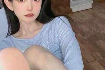 充满戏谑的写真资源：倦倦喵和她的鱼骨胸衣，立马引发一些小杂念