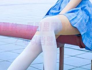 兔玩映画黑丝，原图里藏着怎样的腿部线条？可以当壁纸吗？