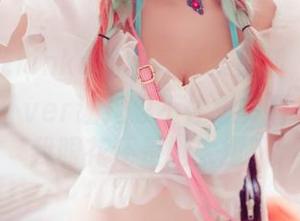 冲田凛花rinka的新写真集更新，莫德雷德YD女仆ver让我忍不住想多看几眼…是我眼花还是她太撩？