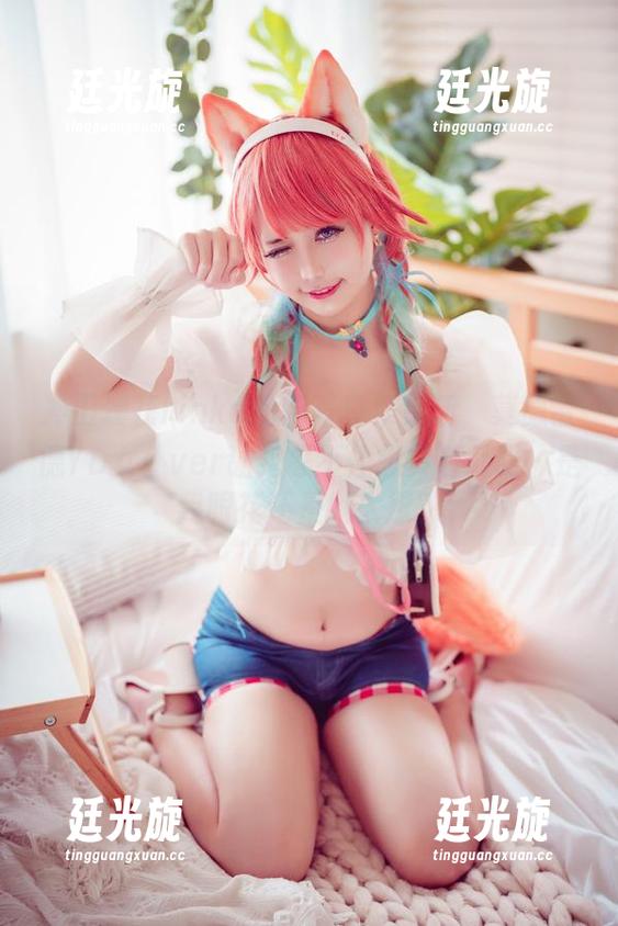 冲田凛花rinka的新写真集更新，莫德雷德YD女仆ver让我忍不住想多看几眼…是我眼花还是她太撩？