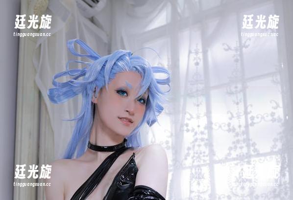 北哥完全OK的花嫁大变身，美图从此流淌出血槽打开的画幅。