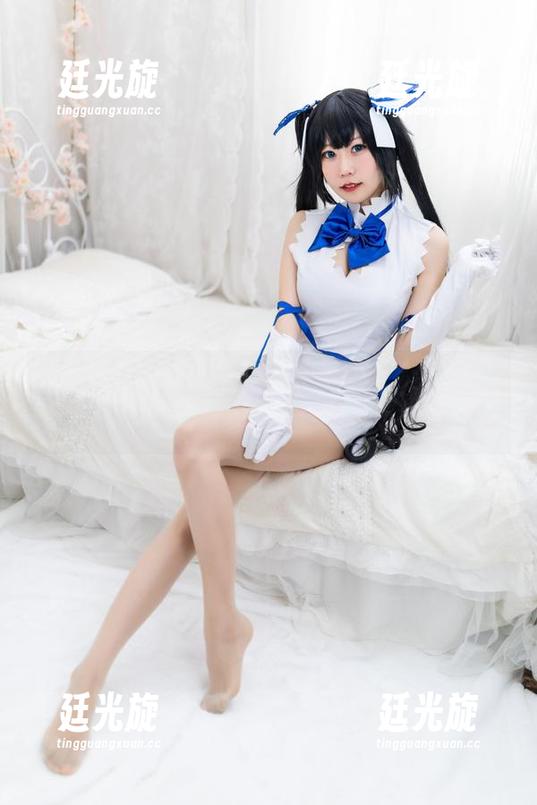很想把坏露露香宝的玻璃房少女设为壁纸，但那么美会不会太心疼了？
