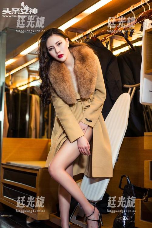 头条女神 - 从今天开始，我们把杨漫妮baby的职业装美图合集变成参考资料，嘿。