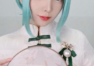 妍子坚不可摧的定制写真，竟然比“新世纪福音战士”要让我想多一些。