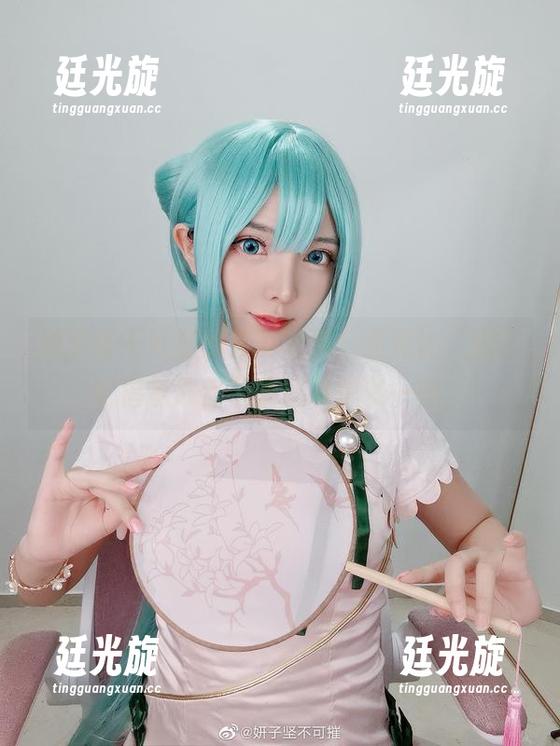 妍子坚不可摧的定制写真，竟然比“新世纪福音战士”要让我想多一些。