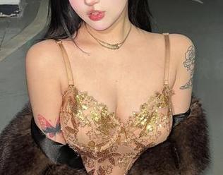 微密圈 - 誓言探索牛仔裤下的快乐，小u优优子写真集最新上线！