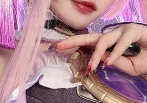 小瑶幺幺的蓝白条纹美图，谁能抵挡这种清新反击？
