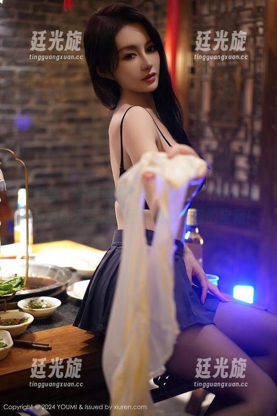 尤蜜荟-小海臀Rena 尤蜜荟 - 你我他都想看,小海臀Rena的双马尾与无圣光,图包就像藏着的宝藏!