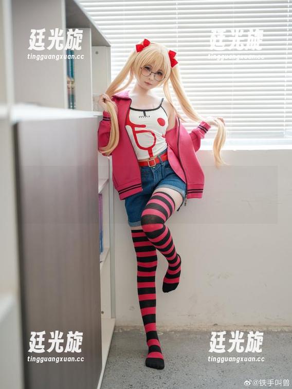 原图特供：幼水铃衣身上的比基尼，光影摇曳之下，有点意思！