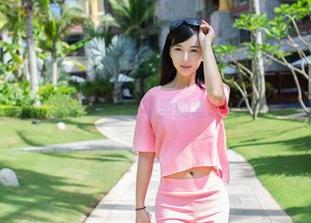 推女郎 - 惊呆了！杨伊最新写真里的套装到底从哪里冒出来的？