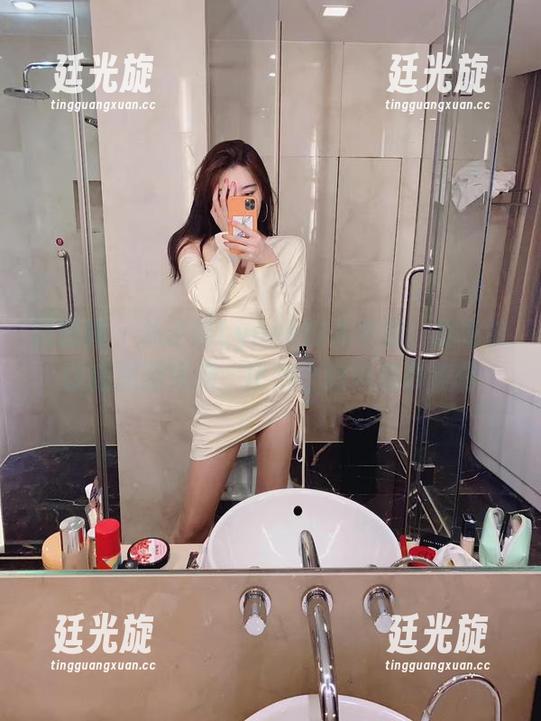 林子喵Lynne 微密圈 - 林子喵Lynne的水手服,居然能让我想到海滩,比海上的风都要美啊