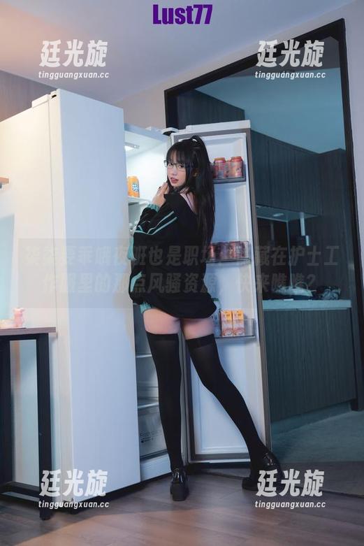 柒柒要乖哦夜班也是职场：隐藏在护士工作服里的那点风骚资源，快来瞧瞧？