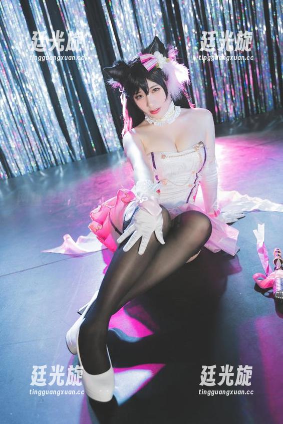 柘烟Zuken 网盘里的柘烟Zuken写真:女王气质满分,谁受得了啊!