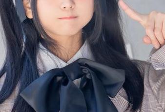 礼服加持，柳丸的写真随手一拍都是壁纸级别的美！