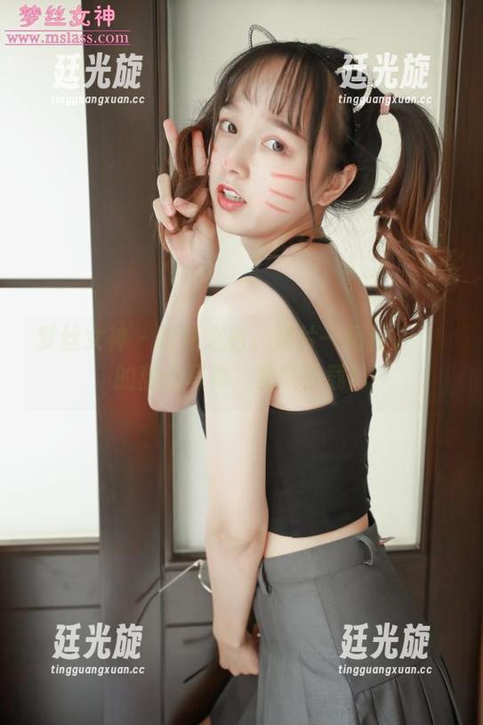 梦丝女神 - 校花之名，照片一级棒。玥玥的甜心写真，快来下载！