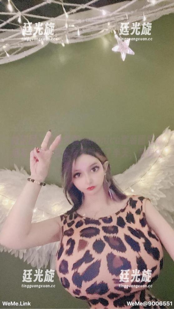 微密圈 - 这份梦露veronica套装图包到底有多美？我在镜子前试了半天，最后还是默默悻悻…