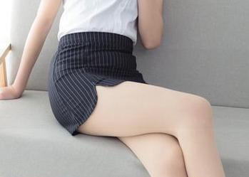 森萝财团 - 刚看乃乃子在线的比基尼美图，居然让我无意中发呆了。