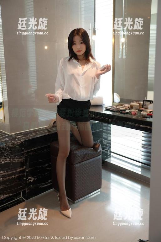 模范学院 - 我要把柒喜小baby的御姐写真截图，给我的插画师一些灵感！