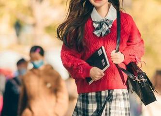 看，那些在樱群的制服里放飞的幻想…分享一下吧